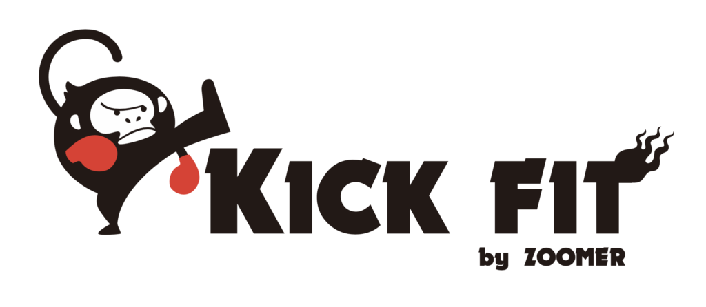 KICK FIT by ZOOMER様のロゴ。キックを繰り出すサルのキャラクターと社名を組み合わせた形式